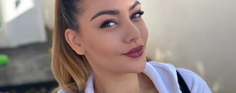 Pikáns képek a neten: gyönyörű nő Kulcsár Edina 29 éves húga - Fotók