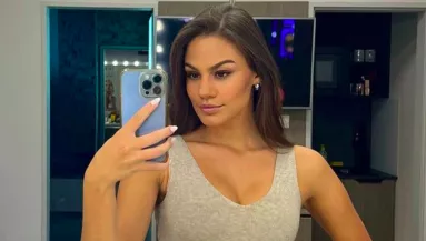 Kiderült: ezzel a férfival nyaralt a tengernél az ATV műsorvezetője - Fotók