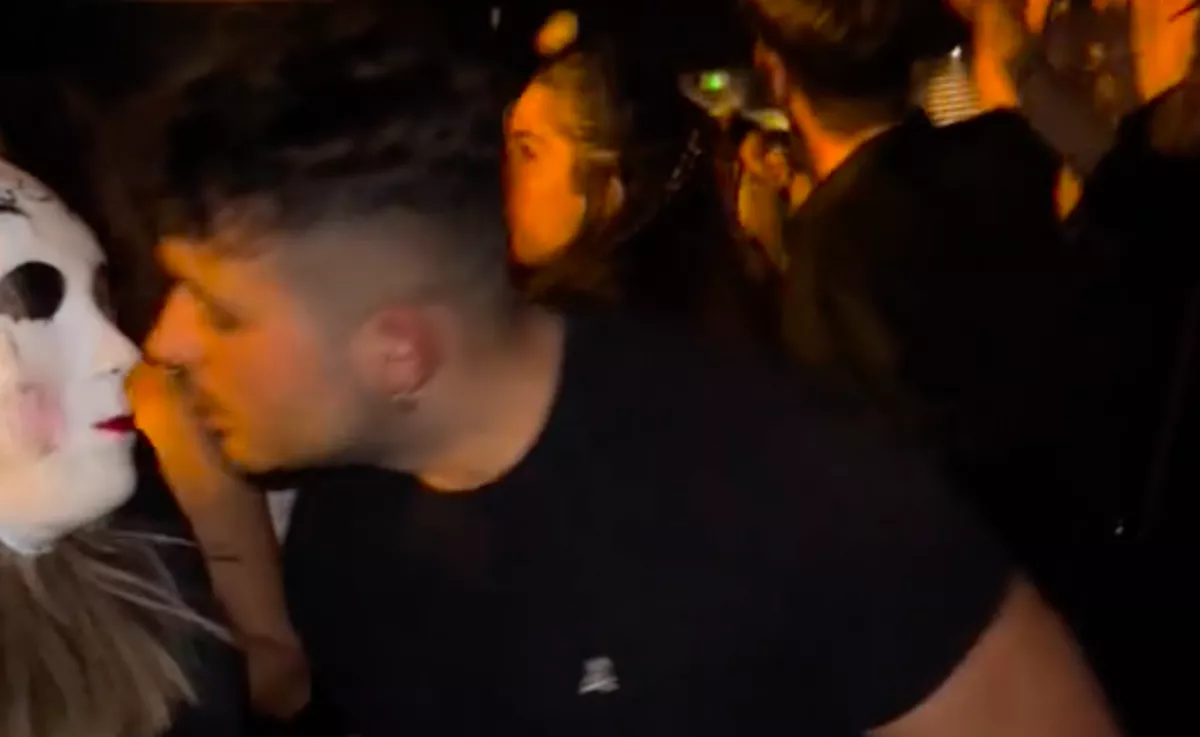 A nap videója! Keményen ráment a csajra a srác a diszkóban, aztán jött a meglepetés - Videó