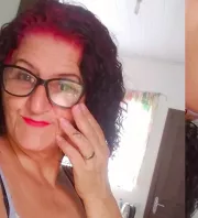 Használtan vett a nő egy kanapét: amit benne talált, az egész életére hatással lett - Fotók