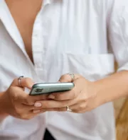 Régi cseteléseket talált férje mobiljában a nő: amit ott olvasott, mindent megkérdőjelez - Fotók