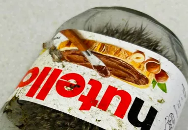 "Mi ez?" - Meglepődött a férfi, amikor benézett a Nutellás üvegbe - Fotók