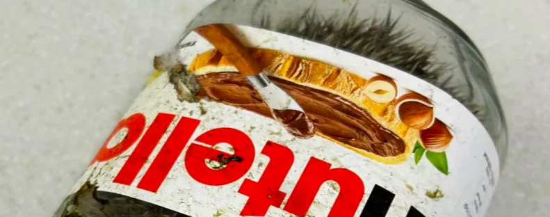 "Mi ez?" - Meglepődött a férfi, amikor benézett a Nutellás üvegbe - Fotók