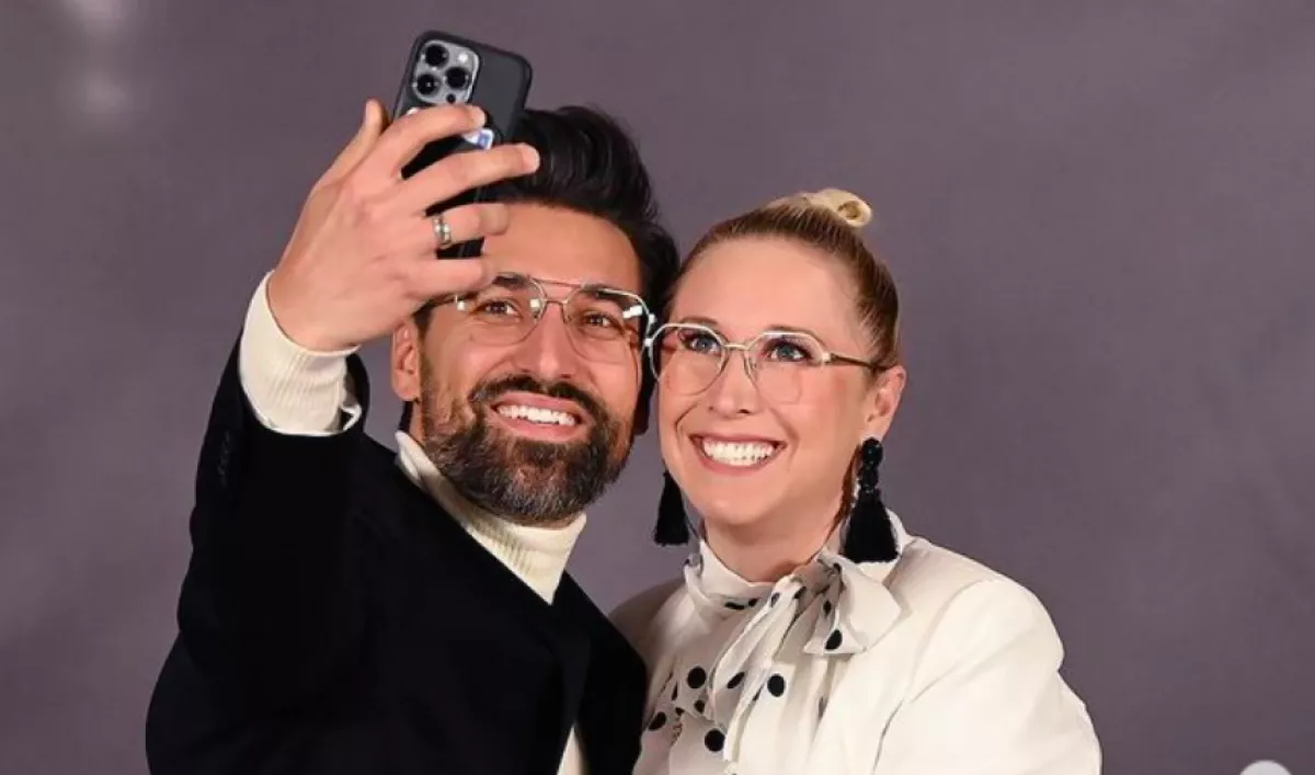 Pikáns képek készültek az Ázsia expressz sztárjáról - Lebuktak férjével a lányuk előtt