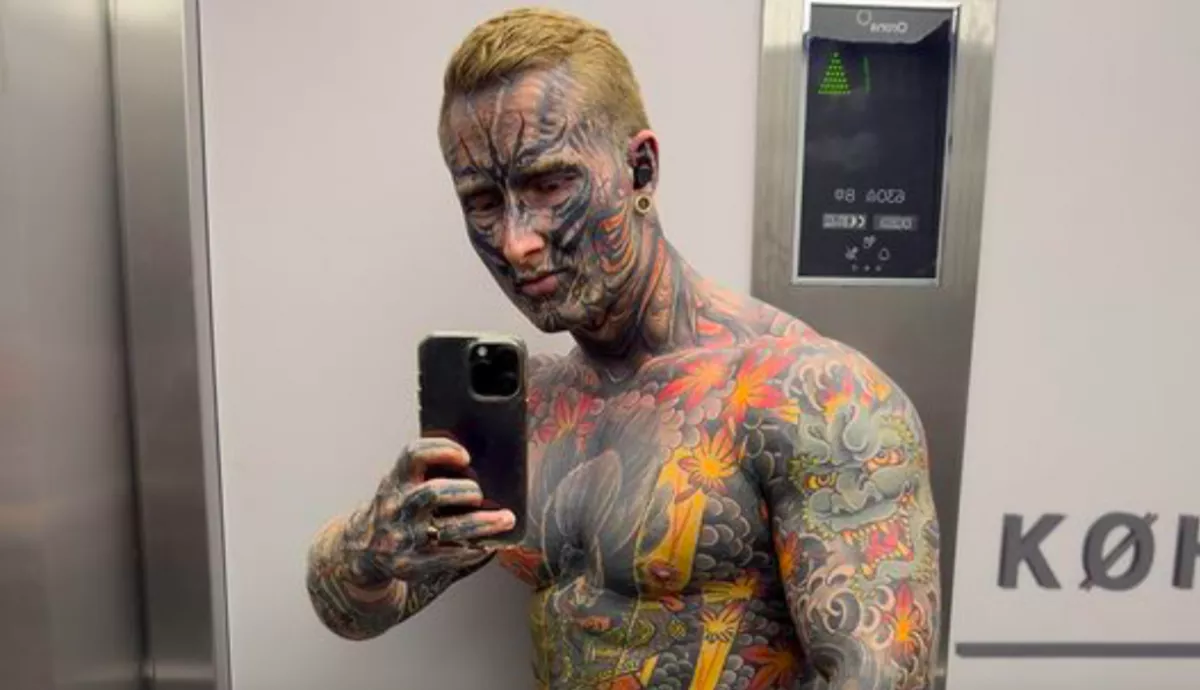 Az egész testét kivarratta a 27 éves srác: nehéz elhinni, hogy nézett ki előtte - Fotók