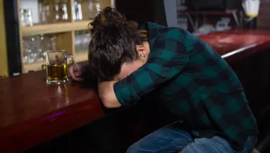 Összeveszett a barátnőjével a srác, majd berúgott és egy hülye ötlete támadt