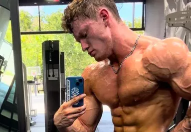 56 év után: Arnold Schwarzeneggert ez a tini taszította le a trónról - Fotó