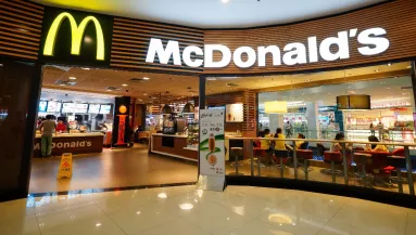 Több mint 4 milliárdot kell fizetnie a Mekinek egy hercegnőnek 