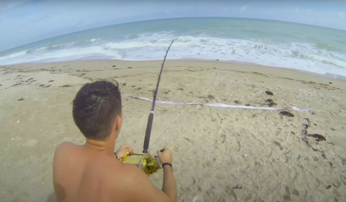 Ijesztő, amit ez a horgász kifogott: de ő látszólag higgadt maradt - Videó