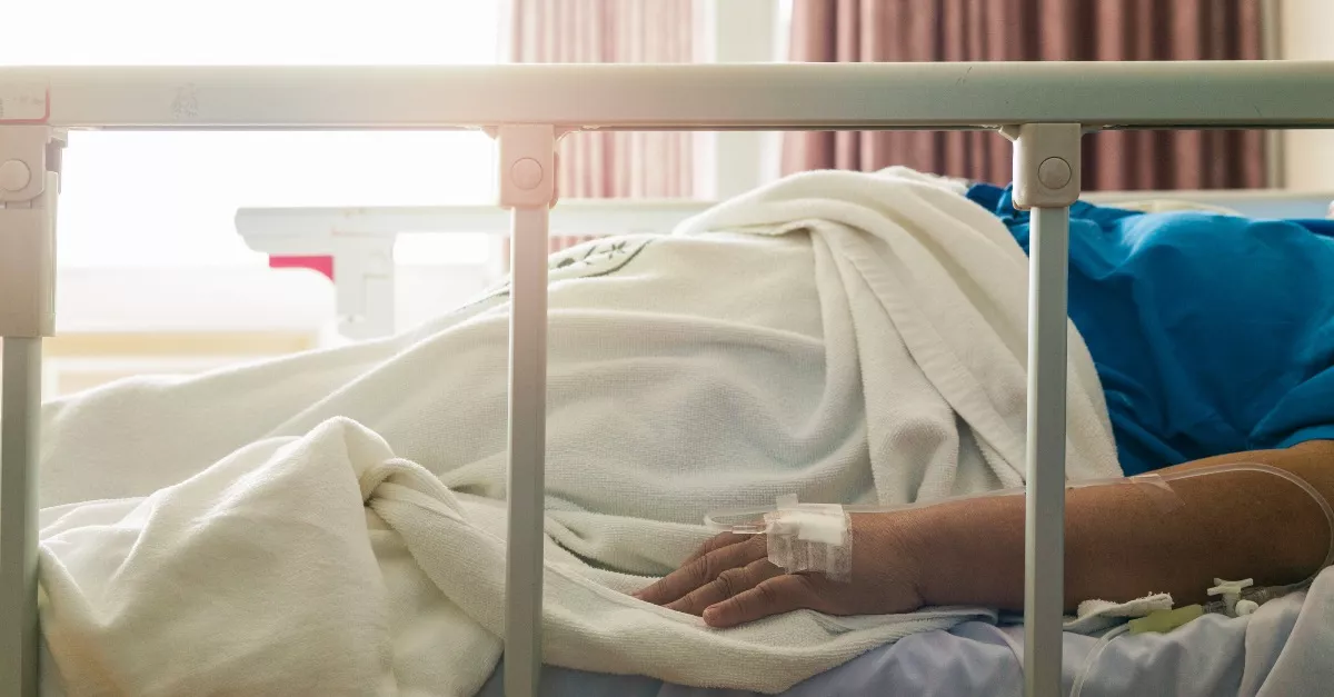 "Viszlát, r.banc" - 15 éve fájt a nő lába, levágatta - Videó