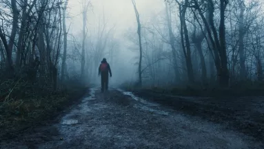 "Túl nagy embernek" - Földönkívülieket vett videóra a kiránduló?