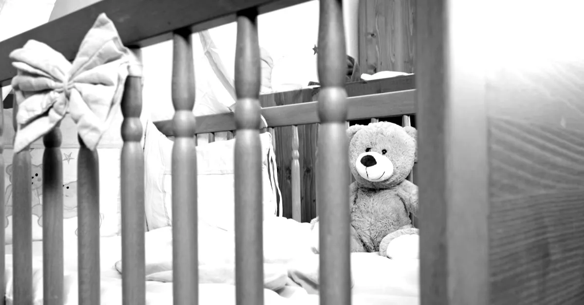 Hónapokig elemekkel etette párja ezének kislányát, meghalt