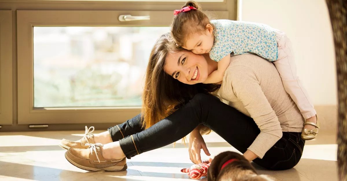 "Meg kell kérdeznünk valamit" - Bizarr ajánlatot tett a babysitternek a részeg házaspár - Videó