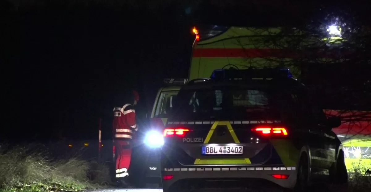 Egy parkoló autóban találtak holtan egy 6 éves kisfiút hajnalban - az anyja is vele volt