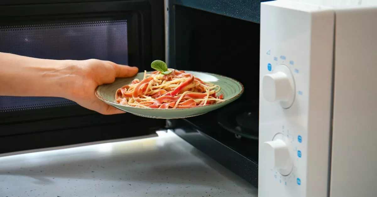 Egészségügyi kockázat: ezt az 5 ételt veszélyes mikróban melegíteni