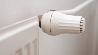 Nem a narancshéjról van szó: tedd ezt a filléres dolgot a radiátorra, és napokig illatos lesz az egész lakás