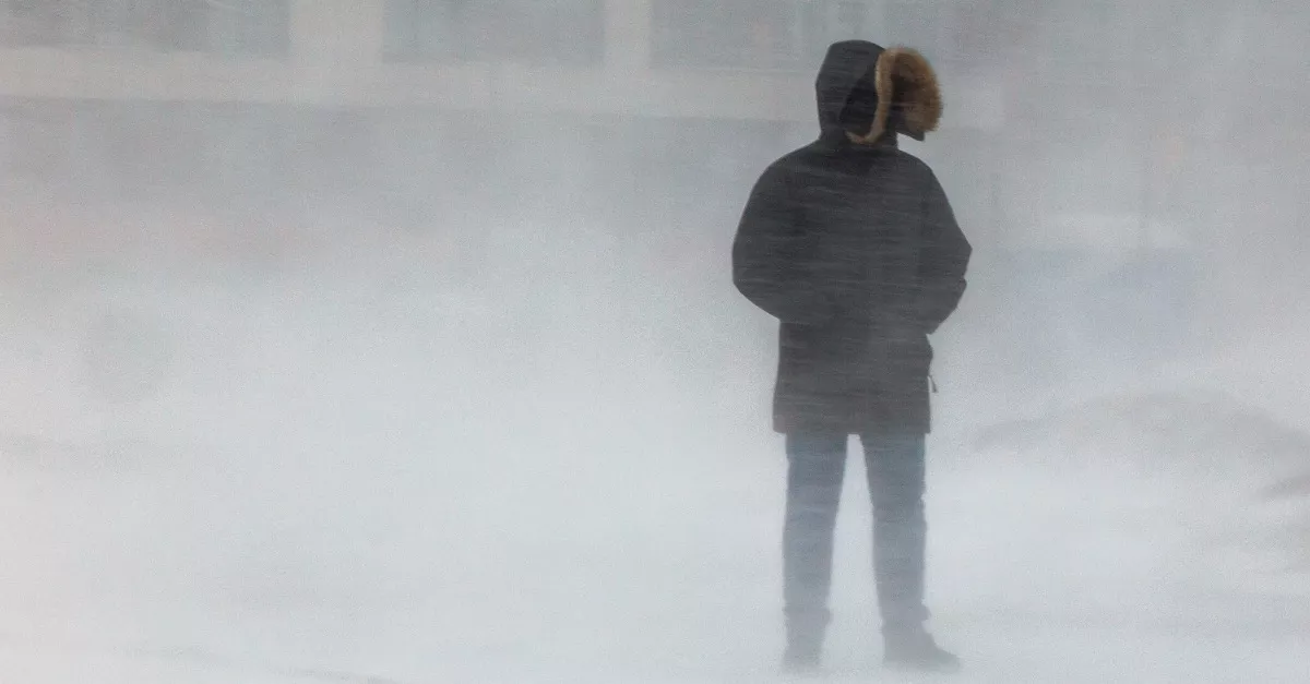 Másodfokú riasztás, milliókat érint: 100 km/h-s szél csap le