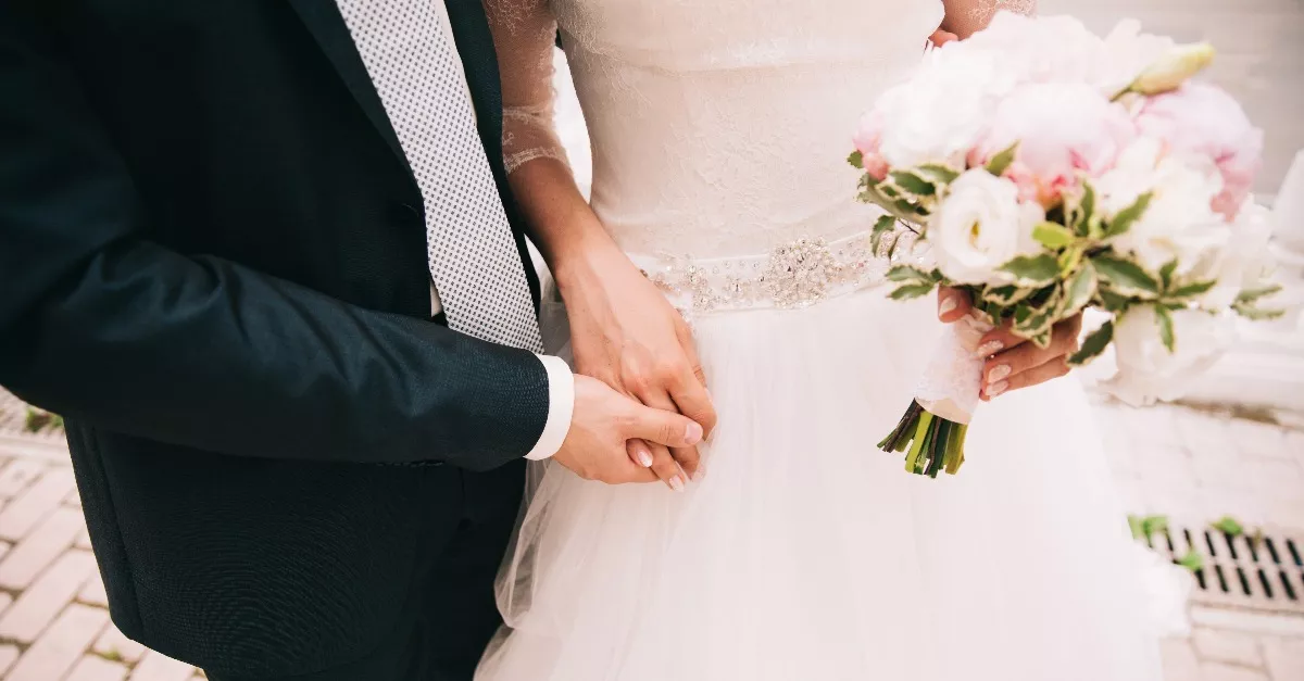 Spontán változtatta át az esküvőjét a pár: jó okuk volt rá - Videó