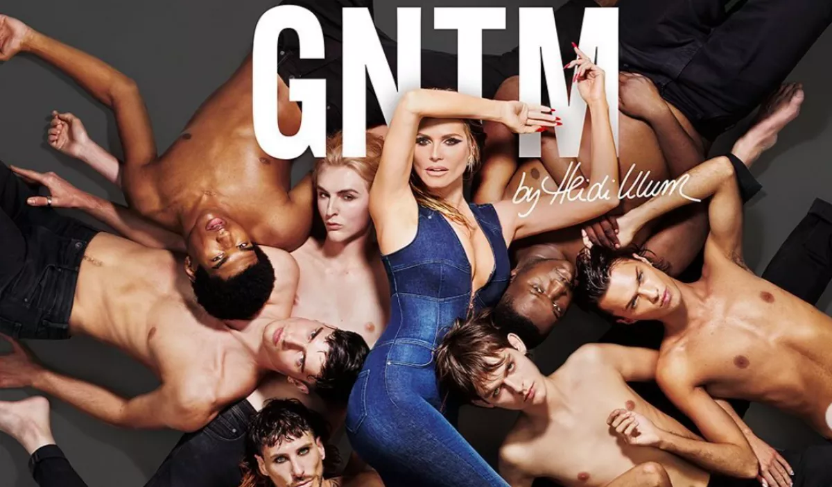 Heid Klum az év photoshop bakijával ég a neten - Fotó