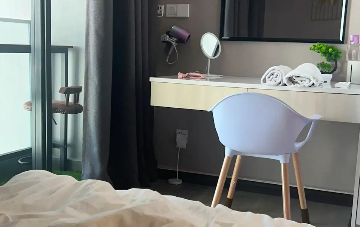 Véget ért a nászútja a fiatal párnak: bicskanyitogató dolgot találtak az Airbnb-jükben - Fotók