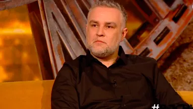 Az ATV kamerái előtt árulta el: egy elégetett középkori asszonnyal él a vlogger