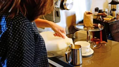 3,6 milliós borravalót kapott a pincérnő: ami ezután történt, felháborítja a világot - Fotók