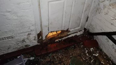 Horrorházzá vált a család otthona, mire hazaértek a nyaralásból - Fotók