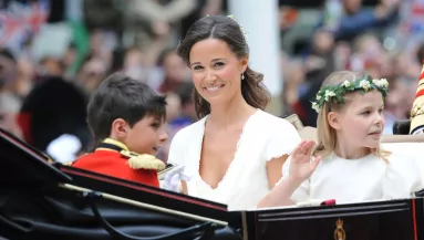 Emlékszel Pippára? Így néz ki Katalin hercegné húga bikiniben, háromgyermekes anyaként - Fotó