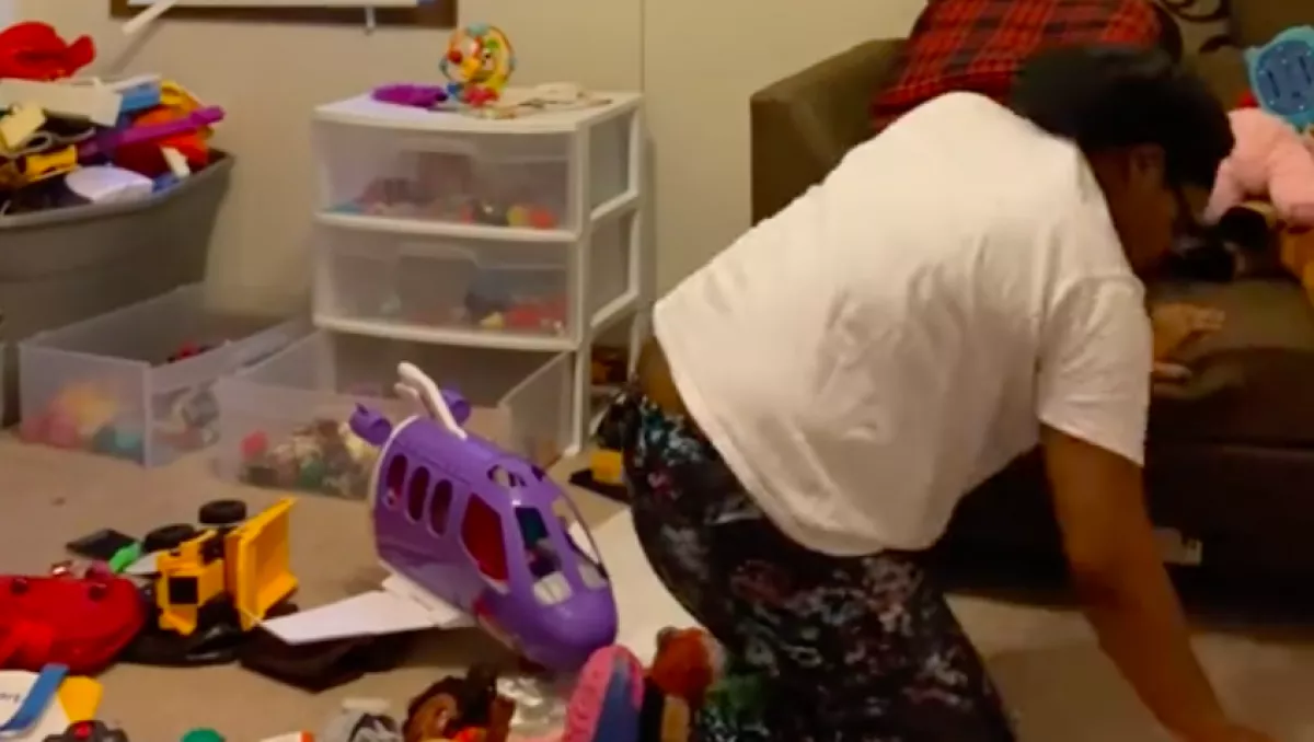 Három gyerekre kellett vigyáznia a bébiszitternek: amit mellette tett, az anya se hitte el - Videó