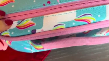 Amikor az anya meghallotta, amit a lánya az oviról mesélt, dühös üzenetet írt az óvónőnek - Videó