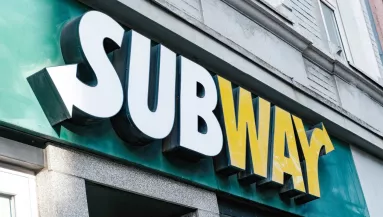 Szendvicseket vett a nő a családjának: nem sokkal később már totál le is volt égve