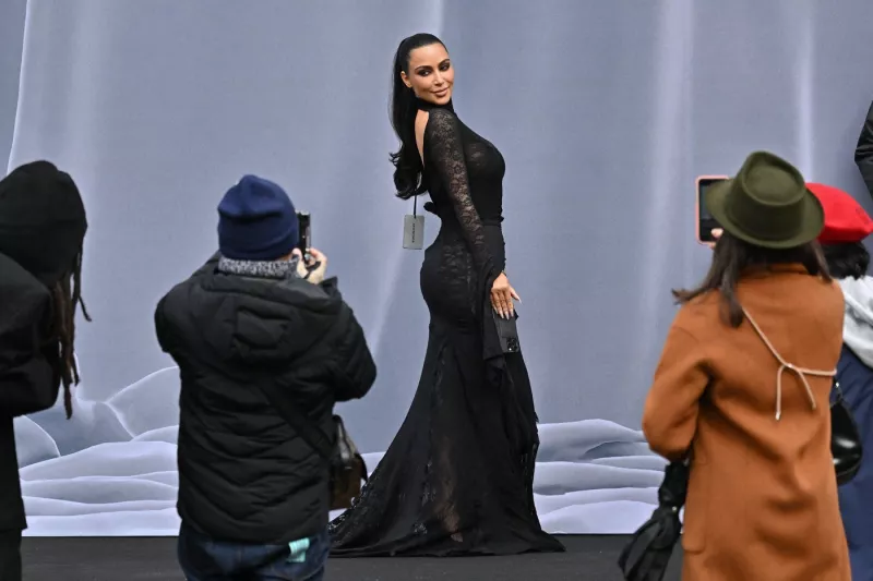 Kim Kardashian, Balenciaga, botrány, vörös szőnyeg,