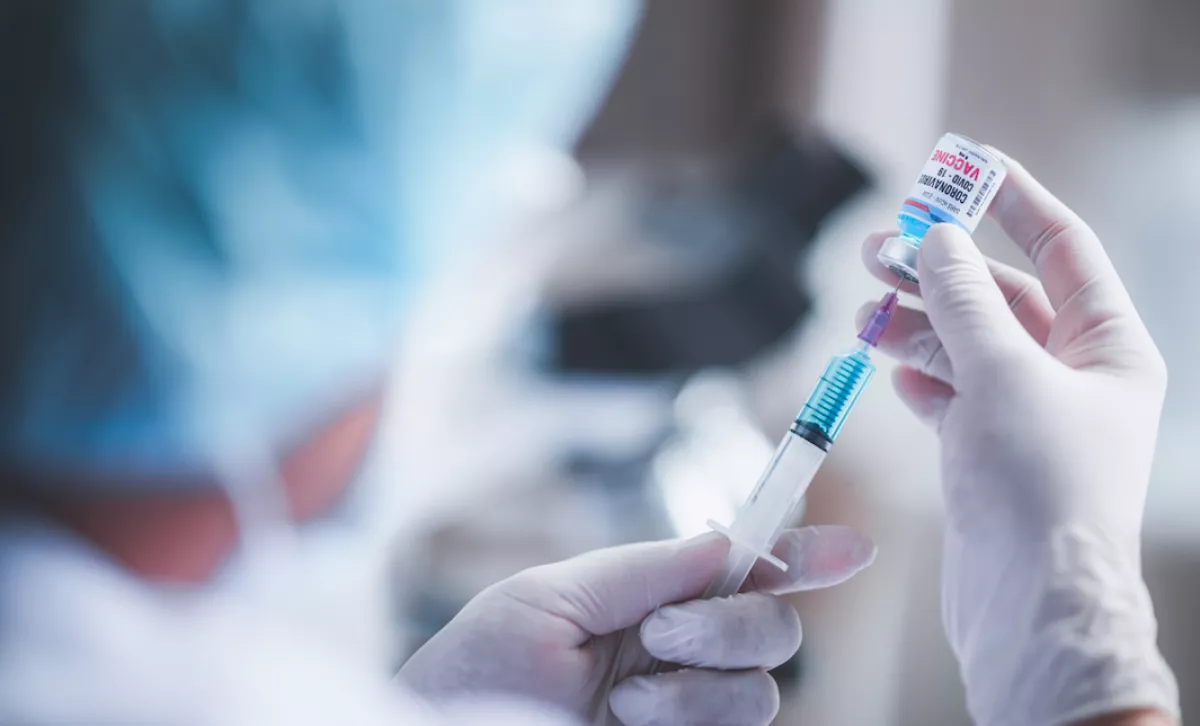 217-szer oltották be a férfit korona ellen: a vizsgálat megdöbbentő eredményt hozott