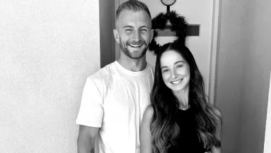 Az eljegyzési partin halt szörnyet a vőlegény: várandós menyasszonya sem tudta megmenteni - Fotók