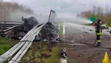 Diszkóbaleset: egy Ferrariban égett halálra az ismert  DJ - Utasa ismeretlen - Fotók