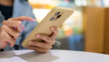 A szakítása után megrendelte a kedvenc ételét a nő: majd váratlan dolog történt - Videó