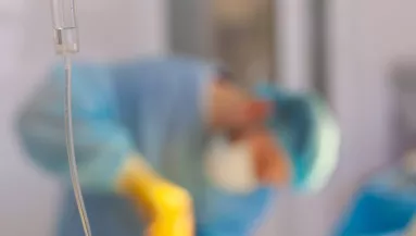 Állandó problémákat okozott a mellplasztika: 6 év után kiderült a megdöbbentő igazság