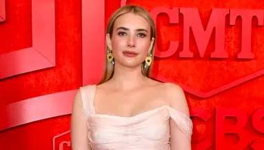 CMT Music Awards 2024: Emma Roberts egy félig meztelen szettben lopta el a showt - Fotó