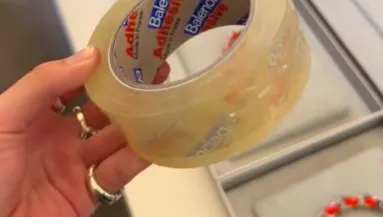 "Ez egy vicc?" - Sokkolja a világot a Balenciaga új karkötője - Fotók