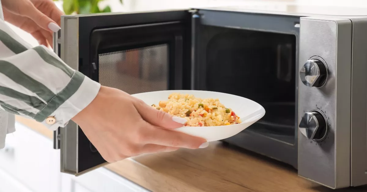 7 étel, amit senkinek nem lenne szabad mikróban melegíteni, mégis mind ezt tesszük