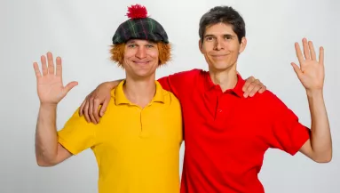 A Columbo-filmek dallamával nyomta le ez a két srác Majkáék Belehalok című dalát - Videó