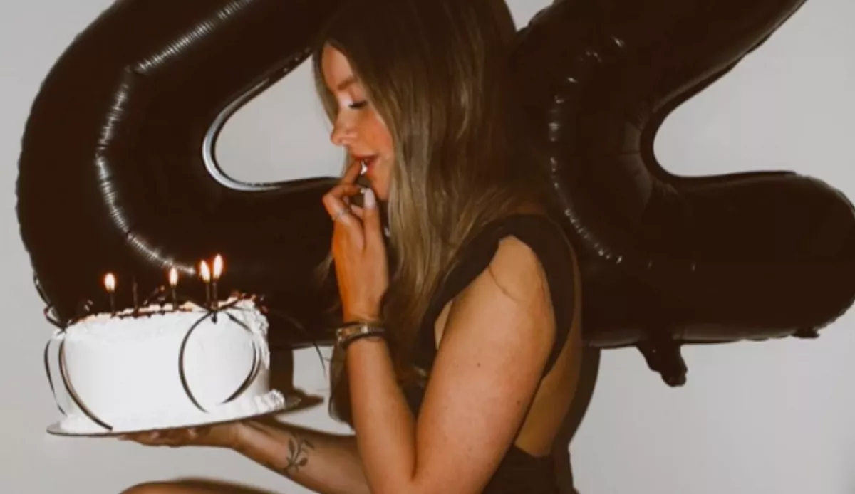 Személyre szabott tortát rendelt a lány: amikor meglátta, sírva kezdett el röhögni - Fotó