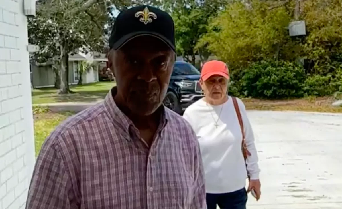 Váratlanul lepték meg a szülők a lányukat: az oka szívszorító - Videó