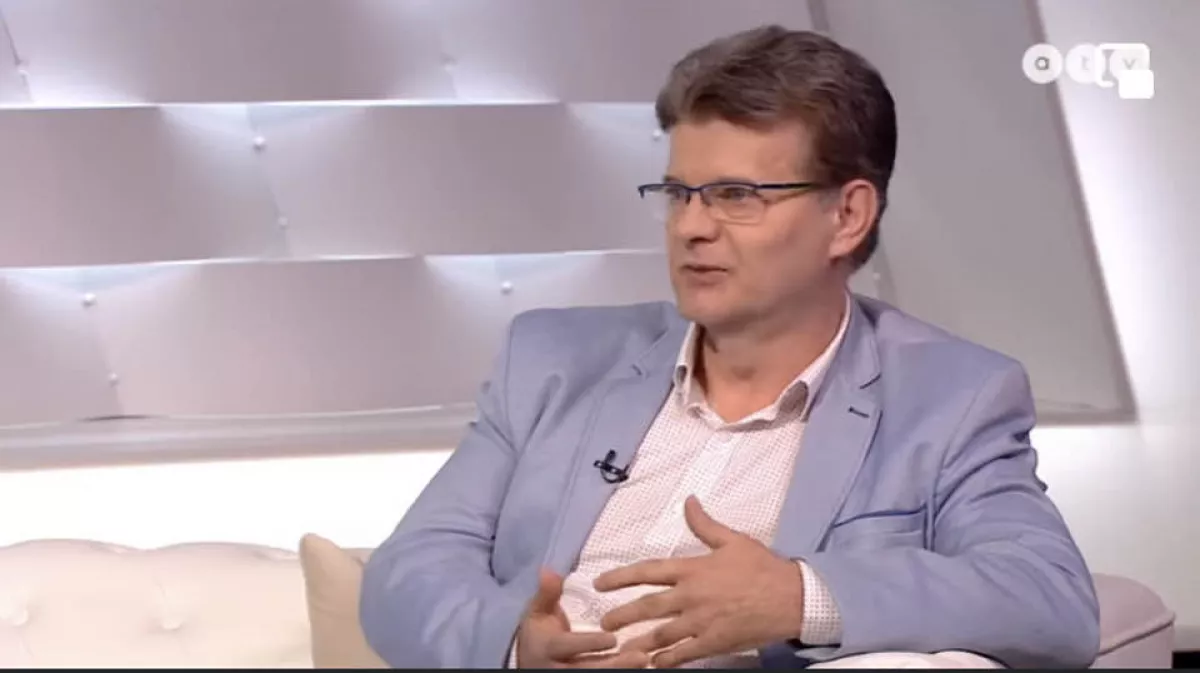 "Mit akar tőlem?" - Berberek nyomtak tortát az ATV műsorvezetőjének arcába