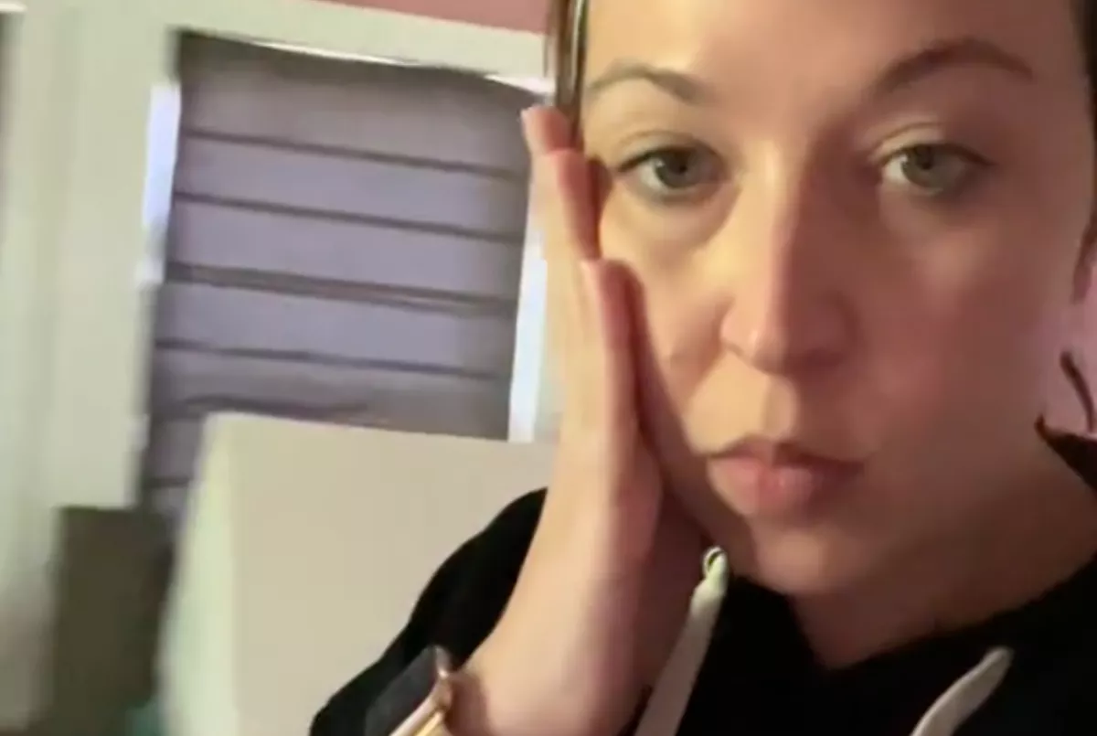 Szörnyeket hall a kislány éjszaka a szobájában: az anyuka szörnyű felfedezést tett - Videó