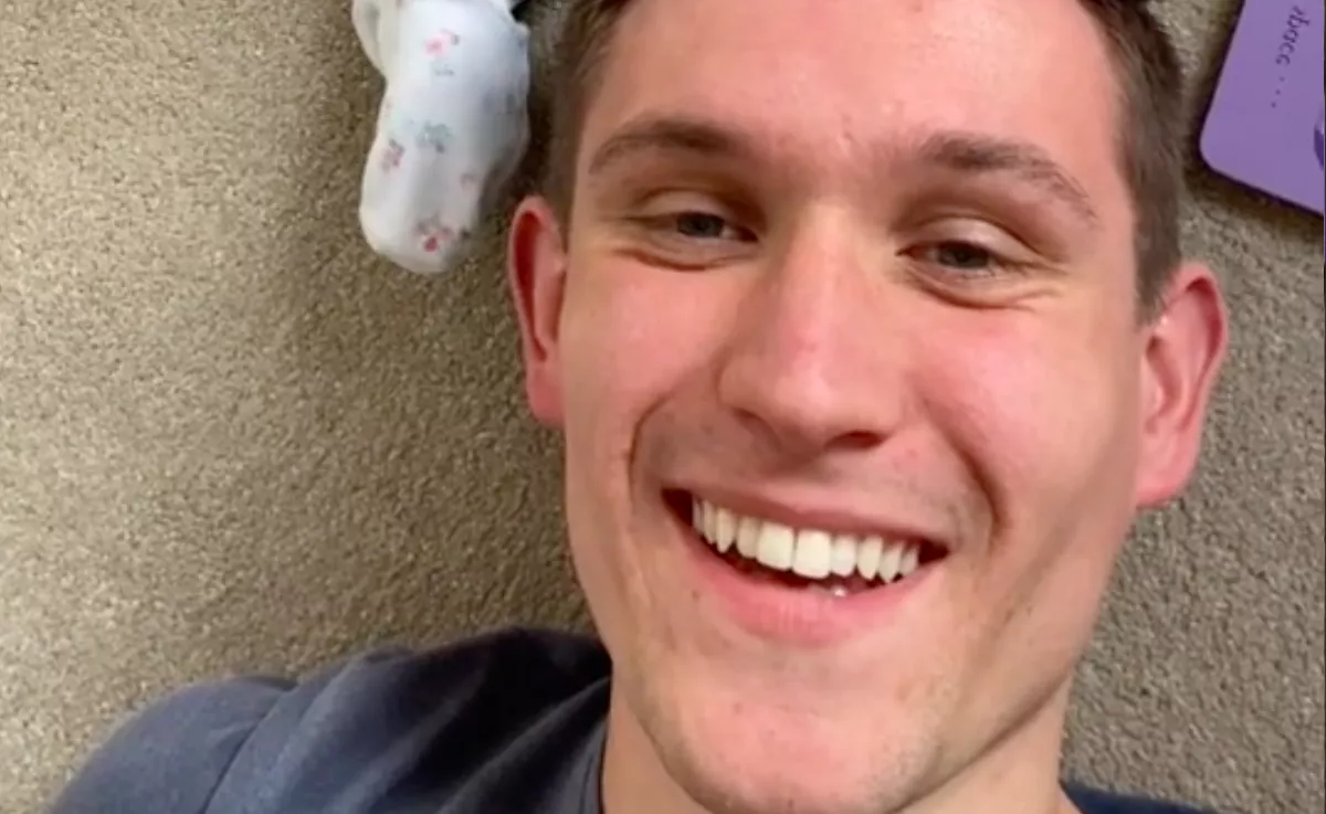 Egy cuki szelfivideót akart a kislányával az apa: de azonnal megbánta - Videó