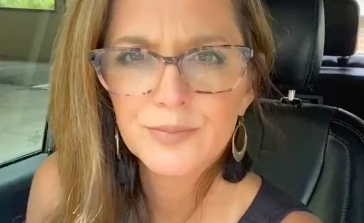 Az ingatlanos azt hitte, egy szekrényajtót nyit ki: aztán elállt lélegzete - Videó