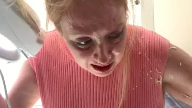 Pizzát akart sütni a szomszédjának a nő: egész éjjel sírt, olyan balul sült el - Videó