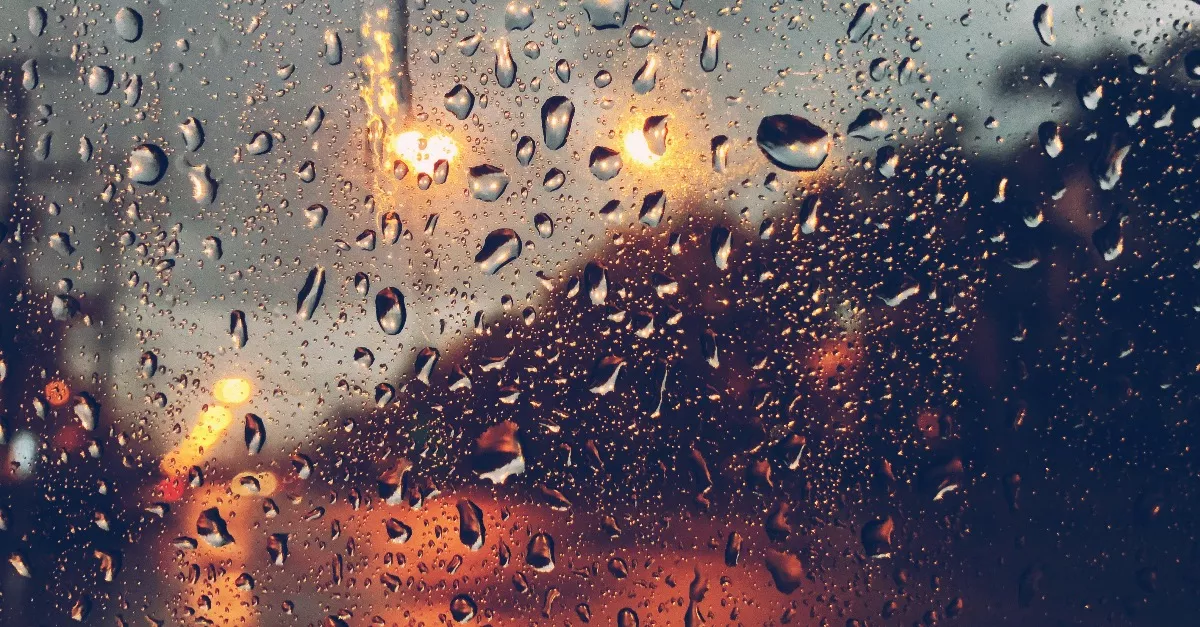 80 km/h-s szél, 2 centis jég, felhőszakadás: 6 vármegyére adtak ki riasztást