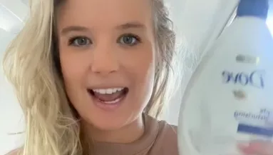Azt hitte a lány, egy éve hidratáló krémet használ: aztán elborzadt - Videó